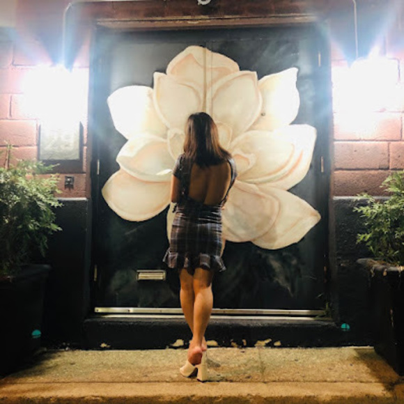 Meet your Posher, Jade - Picture 1 of 1